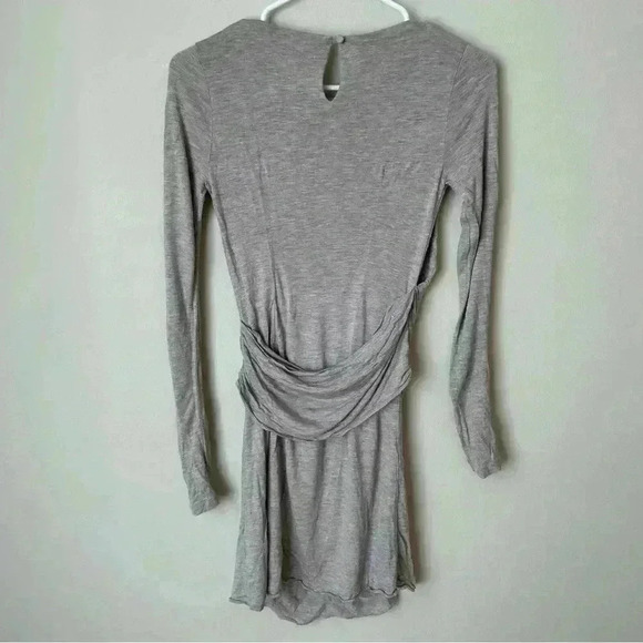 Jill Stuart Light Grey Long Sleeve Deep Scoop Crewneck Mini Dress Women’s Size 2 - Picture 4 of 5